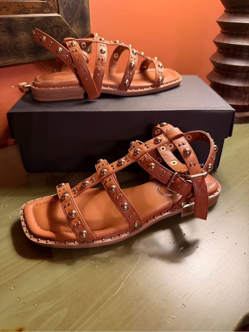 Kenneth Cole Women's Ruby Flat Sandals
